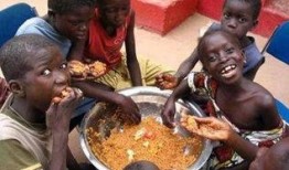 非洲网红吃瓜事件真相是真的吗,真相揭秘，是真是假？