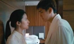 吻在线观看,浪漫邂逅，情感交织的甜蜜旅程